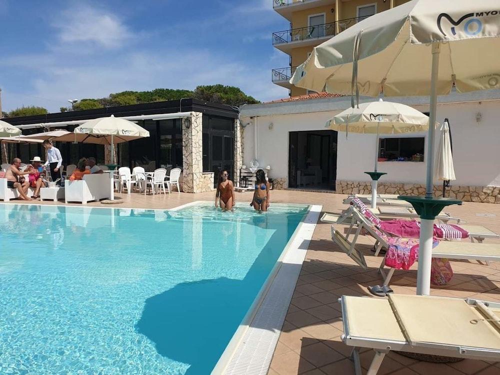 Hotel Club Sabbiadoro Баттипалья Экстерьер фото