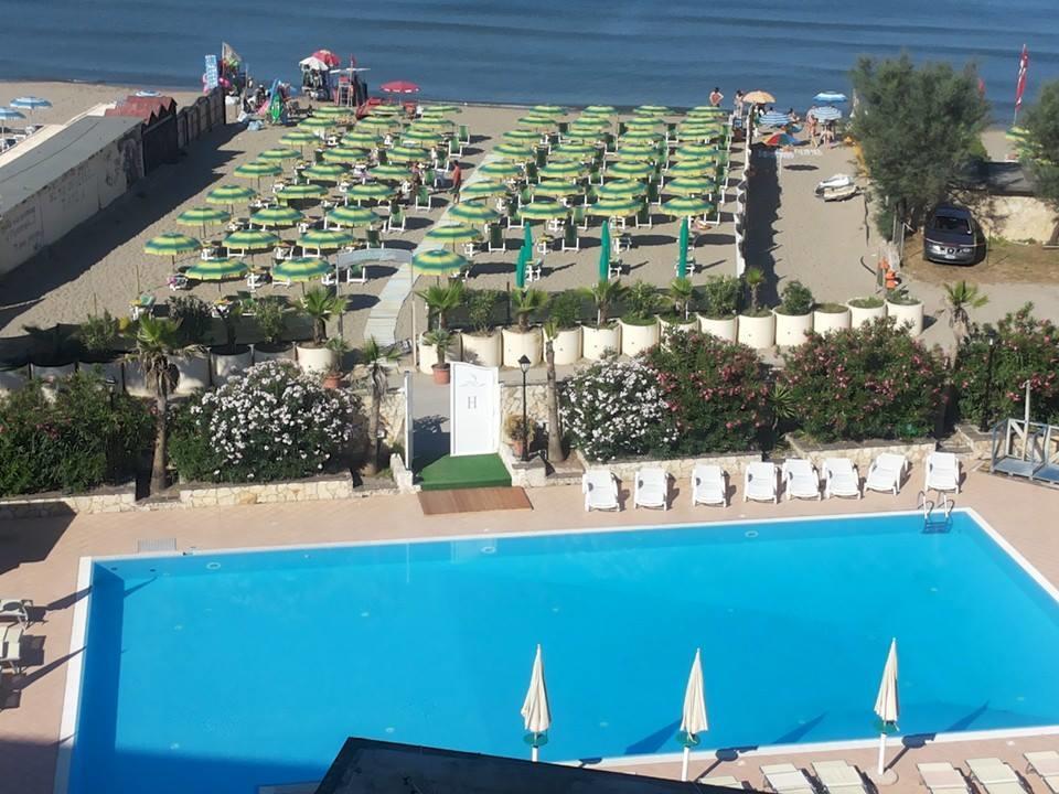 Hotel Club Sabbiadoro Баттипалья Экстерьер фото